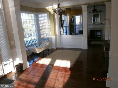 33 Trewbridge Ct, Princeton NJ  08540-7738 exterior