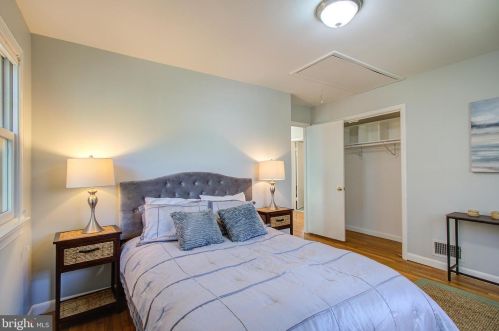 24 Pine Ave, Silver Spring MD 20912-4677 exterior