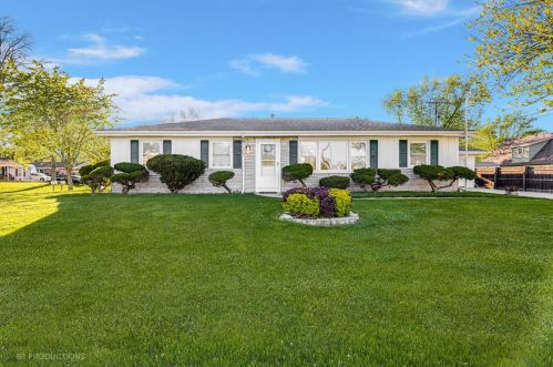 389 Cherryfield Dr, Valpo, IN 46385-8422