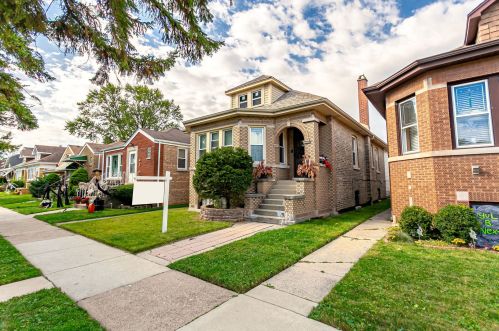 3710 Highland Ave, Forest View, IL 60402-4012