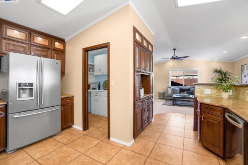14638 Merced St, San Leandro, CA 94579-1057