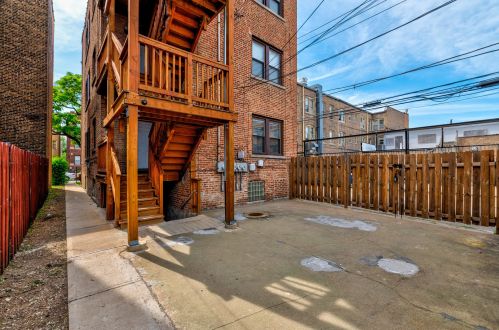 7915 Champlain Ave, Chicago IL  60619-3007 exterior