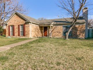 613 Melissa Ln, Garland TX  75040-4754 exterior