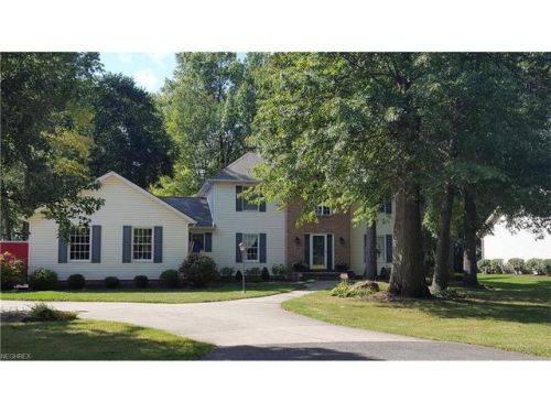 9058 Hocking St, Massillon OH  44646-7843 exterior