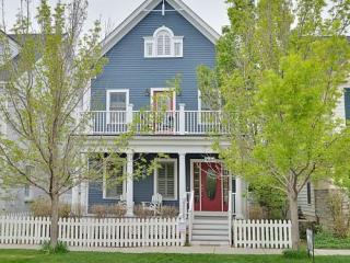 9084 28th Ave, Denver, CO 80238-2697