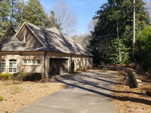 195 Whitlock Dr, Marietta, GA 30064-3200