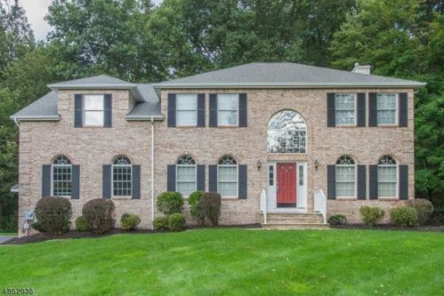 5 Shaw Farm Ct, Dover, NJ 07869-1118