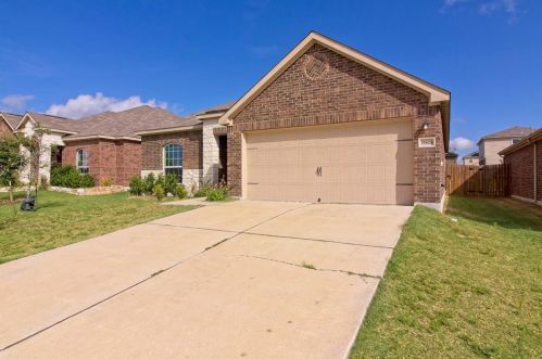 19808 Per Lange Pass, Webberville TX  78653 exterior
