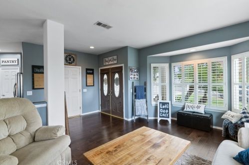 14229 Dove Cyn Dr, Riverside CA  92503-6418 exterior