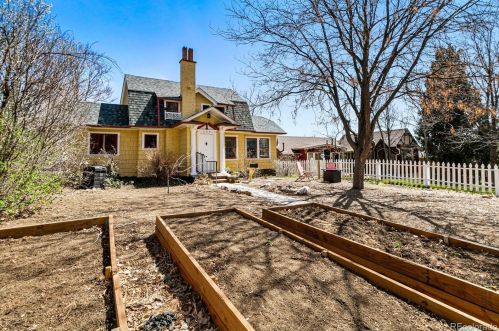 360 King St, Denver, CO 80219-1327