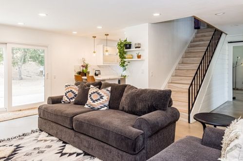 7585 Canyon Terrace Dr, Riverside, CA 92509-5376