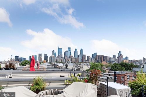 1310 20 St, Philadelphia PA 19140-5810 exterior