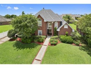 44 Magnolia Trace Dr, Harvey, LA 70058-6100