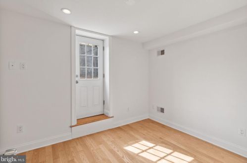 546 Manton St, Philadelphia PA 19147-5118 exterior