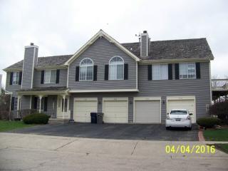 2172 Colorado Ave, Hoffman Estates, IL 60123-2542