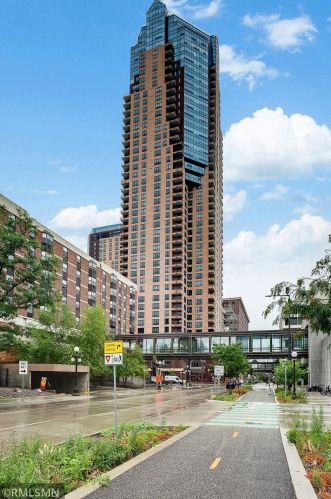 168 6th St, Saint Paul MN  55101-1996 exterior