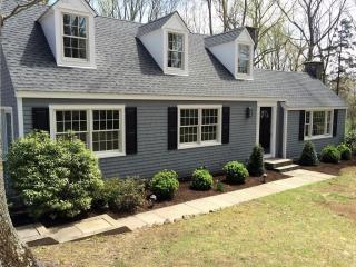 38 Blueberry Hill Pl, Wilton CT  06897-1406 exterior