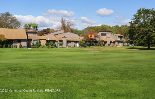 29 Manchester Ct, Tinton Falls NJ 07701-5490 exterior