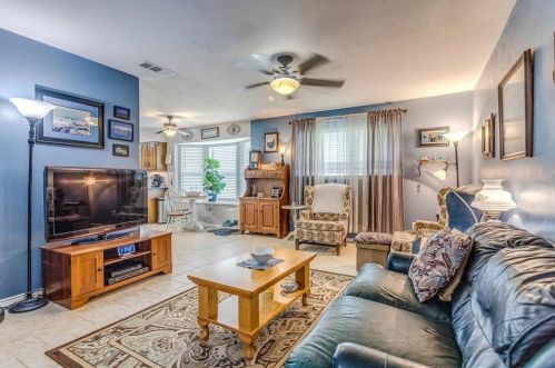 2820 Cliffbrook Dr, Carrollton TX 75007-5709 exterior