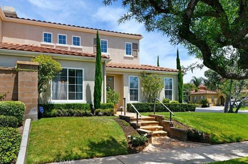 21 Hollinwood, Irvine, CA 92618-4070
