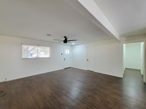 320 Sands St, Angleton TX  77515-5229 exterior