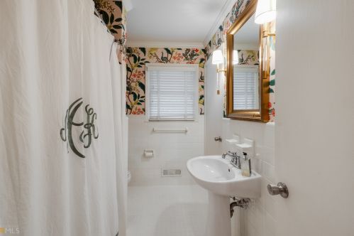 445 Highbrook Dr, Atlanta GA  30342-2316 exterior