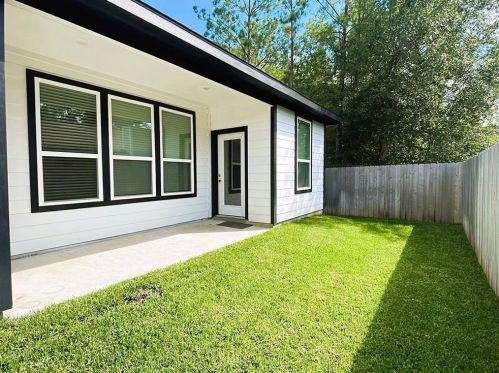 10923 Hummingbird Pl, Conroe TX  77385-9017 exterior