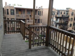 4517 Calumet Ave, Chicago IL  60653-4005 exterior