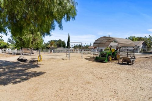 2150 Gratton St, Riverside CA  92504-5201 exterior