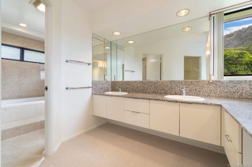 859 Hao St, Honolulu HI  96821-1620 exterior