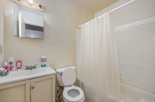 2130 Hatmaker St, Cincinnati OH 45204-1979 exterior