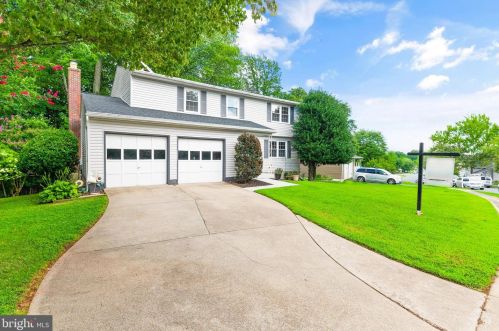 13227 Nickleson Dr, Woodbridge, VA 22193-4122