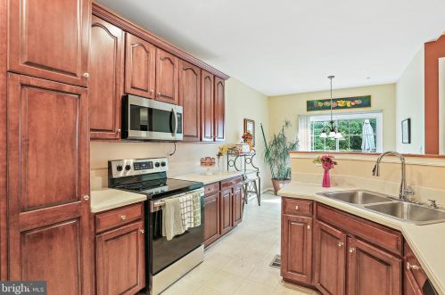 10604 Hickory Crest Ln, Columbia, MD