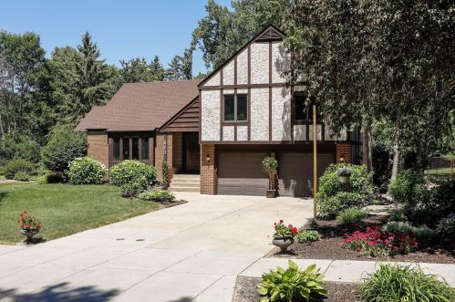 113 Hidden Meadow Rd, Saint Paul MN  55124-9743 exterior