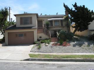 4682 Mioland Dr, Los Angeles, CA 90043-2011