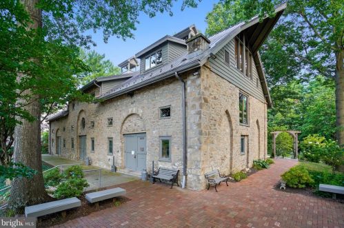 6060 Laurel Wreath Way, Columbia MD  21044-6102 exterior