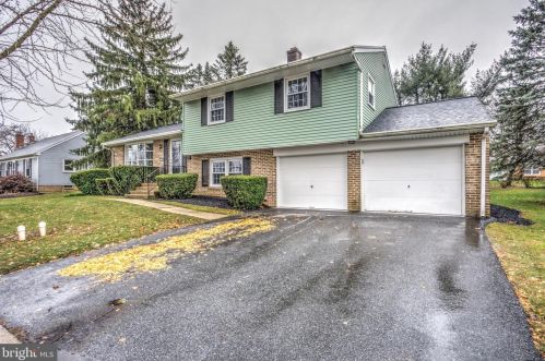 536 Friendship Ave, Lancaster PA  17601-4416 exterior