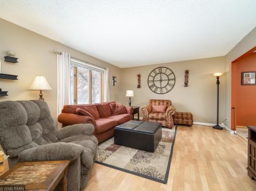 1889 Edgerton St, Saint Paul MN  55117-2469 exterior