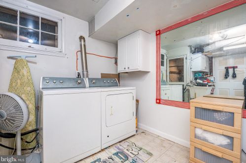 9408 Colesville Rd, Silver Spring MD 20901-4820 exterior