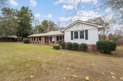2090 Skyline Dr, Gainesville, GA 30501-1348