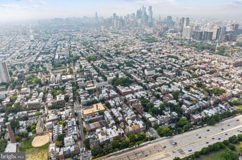 854 Front St, Philadelphia PA 19147-4341 exterior