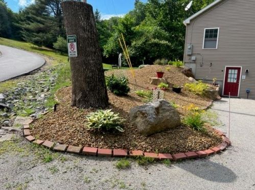 41 Shop Rd, Hill, NH 03243-3435