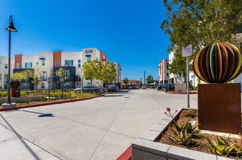 9944 Artesia Blvd, Bellflower, CA 90706-6714