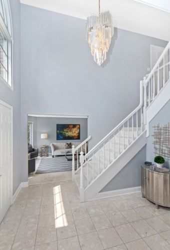 800 Kylemore Dr, Des Plaines, IL 60016-8714