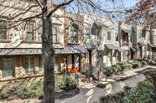 395 Laurent St, Atlanta GA  30318-5380 exterior