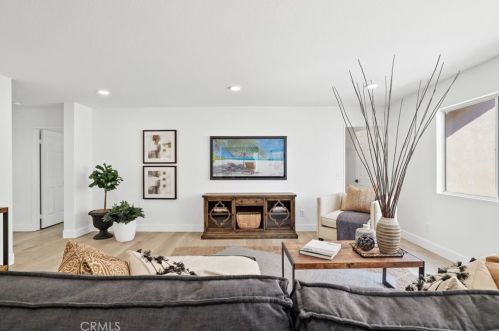 7 Rhode Is, Irvine CA  92606-1755 exterior