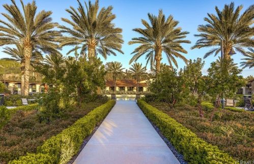 18 Shadybend, Irvine CA  92602-0844 exterior