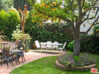 2544 Canyon Dr, Los Angeles CA  90068-2416 exterior