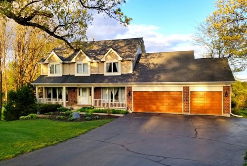9904 Fox Bluff Ln, Spring Grove, IL 60081-8829