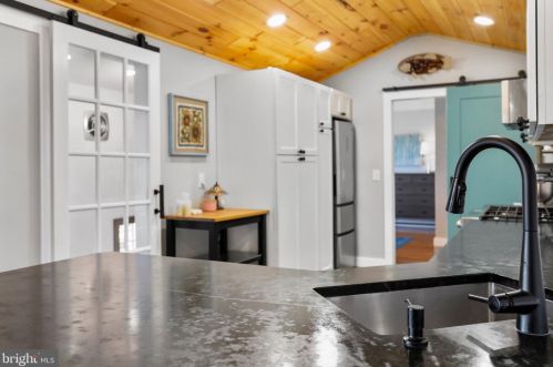 1034 Toms Knob Approach, Lost City WV 26810-8428 exterior